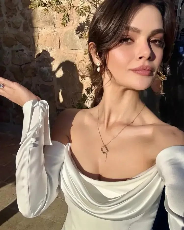 Sinem Ünsal Biyografisi